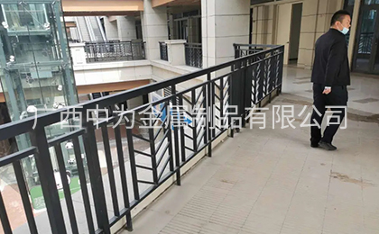 陽(yáng)臺(tái)護(hù)欄