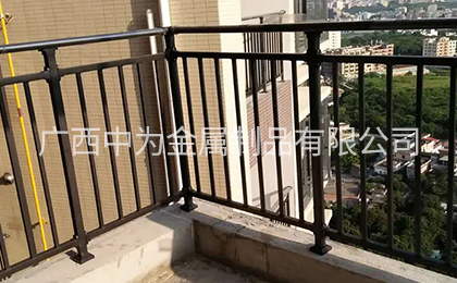 陽(yáng)臺(tái)護(hù)欄